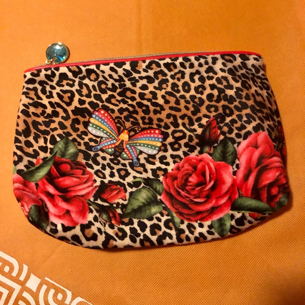 Estée Lauder makeup bag